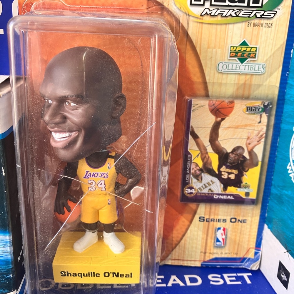 VTG Shaquille O'Neal Lakers Bobblehead and Card Set